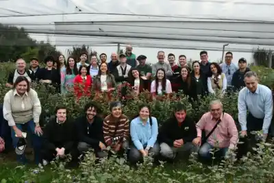 Periodistas agropecuarios de seis provincias se reunieron en Bella Vista: qué producciones recorrieron