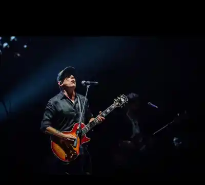 Calamaro hizo vibrar Rosario: dos horas de clásicos y un homenaje especial