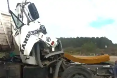 En plena madrugada, el choque de dos camiones en Mercedes terminó en tragedia