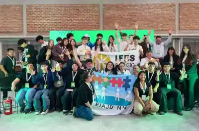 Estudiantes de la región muestran sus inventos tecnológicos en Plottier