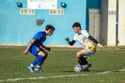 El doblete de Abregú que tiene a la CAI sola en la cima de la Zona 5
