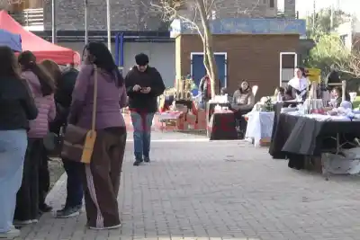 Regalos desde $5.000: la feria que salva el Día del Maestro en Paraná
