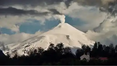 Volcán Villarrica en alerta amarilla: ¿qué significa para Neuquén?
