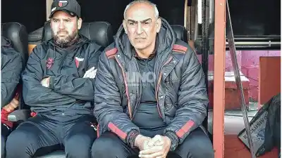 La autocrítica de Delfino tras la caída de Colón: "Nos hicimos los goles nosotros mismos"