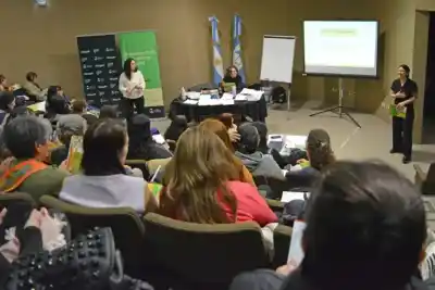 Capacitaron a 220 docentes neuquinos con un nuevo método para enseñar a leer y escribir