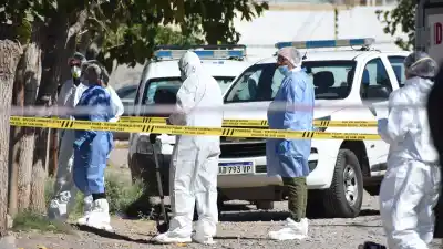 Un hallazgo que desconcierta: encontraron a un hombre sin vida dentro de una combi estacionada en Albardón