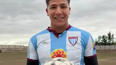 La tarde soñada de Luchi Riveros: triplete para el líder en Zonda