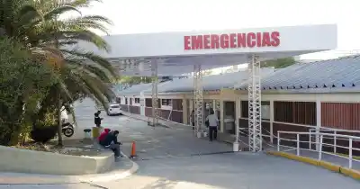La atacó con un palo y terminó aprehendida: la insólita pelea que dejó a un joven hospitalizado