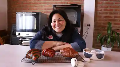 Su cocina es un aula: la maestra pastelera que enseña a otros a emprender