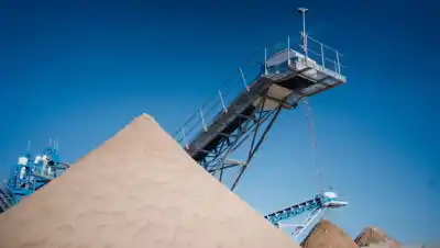 La producción de arenas de Río Negro encadena tres meses de suba tras el derrumbe de 2025