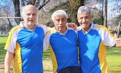 El ritual de los sábados: la Liga de Veteranos que reúne a jugadores de +70 en Santa Rosa