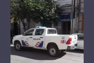 Un llamado a la policía destapó una pelea entre hermanos en pleno centro
