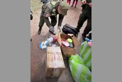 Ocultaban cocaína en las zapatillas y en potes de acondicionador: el cargamento millonario que cayó en un control