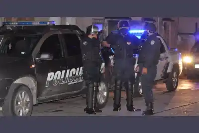 Le pidieron un “peaje” para dejarlo pasar: se negó y terminó en el piso