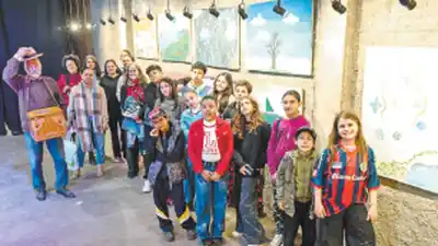 El taller que sacó a los chicos de El Portezuelo a pintar entre los árboles