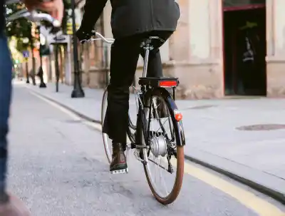 Alerta en General Pico: los dos puntos donde está prohibido andar en bici y casi nadie sabe