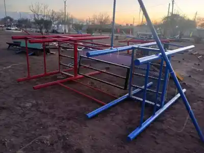 Vecinos de Merlo denuncian que la UPRO se construye sobre la única plaza del barrio: "La generosidad no es un documento legal"