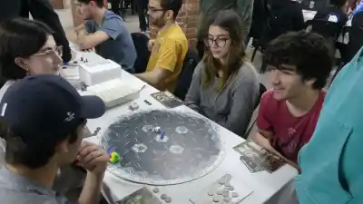 Domingo a puro tablero: la convención de juegos que reúne a miles en Rosario
