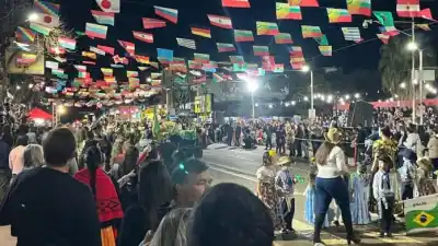 Eldorado: el Paseo de los Inmigrantes convocó a una multitud en la avenida San Martín