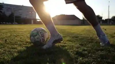 Se descompensó en pleno partido de veteranos y murió: la desesperación en la cancha