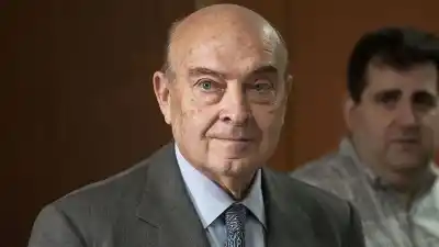 Cavallo apunta contra Milei y marca la cifra que la economía argentina debería alcanzar
