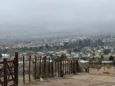 Tafí del Valle bajo cero: el fenómeno que cubrió de hielo calles y vehículos