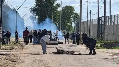 Quemaron cubiertas frente a la nueva cárcel de Recreo y tuvo que intervenir Infantería