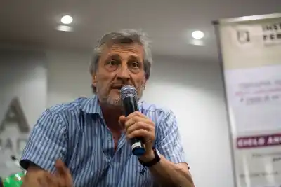 El consejo de un reconocido psicoanalista para recuperar la complicidad con tus hijos