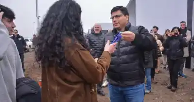 Esperaron más de 20 años por una casa: el día que por fin recibieron las llaves