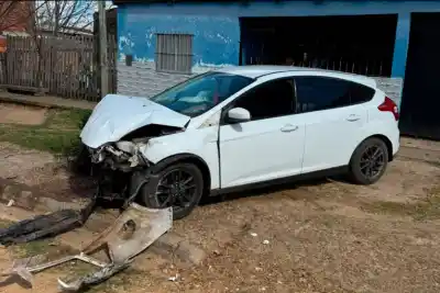 Un joven perdió el control de su auto y terminó estrellándose contra un centro infantil