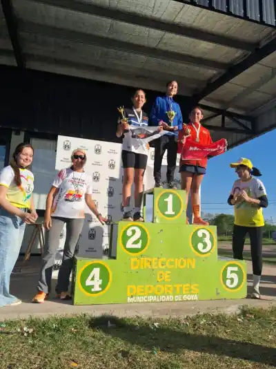 Cerca de un centenar de chicos le puso color a la carrera solidaria en Goya