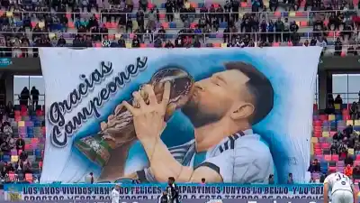 El minuto 10 que paralizó Santiago del Estero: el homenaje que emocionó a todos