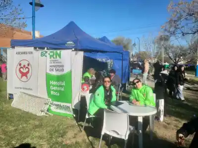 El puesto sanitario que no para en los festejos por el aniversario de Roca