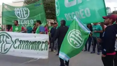 El dramático reclamo de los municipales de Recreo: casi todo el sueldo se paga en negro