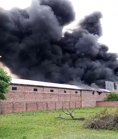 El fuego arrasó una recicladora de Las Breñas: qué se sabe hasta ahora
