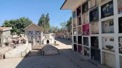 Roban bronce de las tumbas y denuncian que el cementerio de La Ovejería está abierto