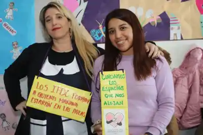 El rincón del Instituto donde los hijos de estudiantes encuentran refugio mientras sus padres estudian