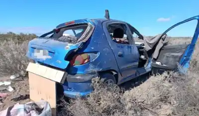 El auto dio cuatro tumbos y se prendió fuego: el increíble desenlace en la Ruta 237