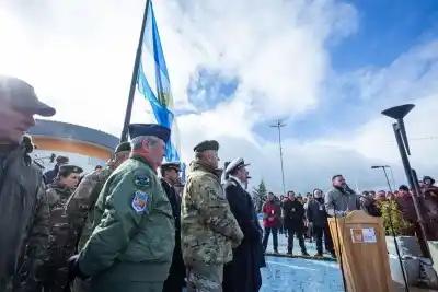 Vuoto: "No se puede vender tierras de la Armada y hablar de soberanía"