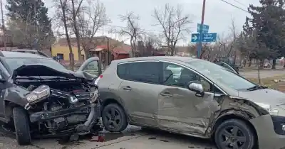 Un choque en pleno centro de Malargüe dejó a cuatro personas asistidas y una embarazada trasladada