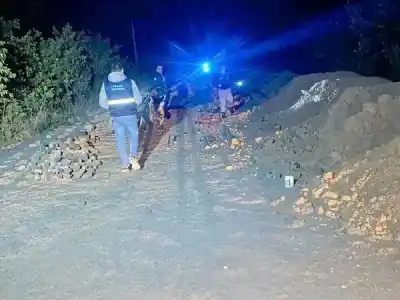 Murió un motociclista tras chocar contra un montículo de tierra en la ruta 5
