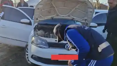 Un detalle en la patente delató a un auto robado en Neuquén que apareció en Bariloche
