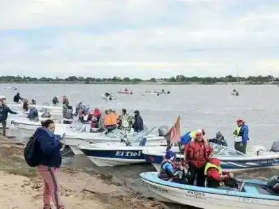 Un río movido y cientos de cañas: así se vivió el concurso de pesca en Formosa