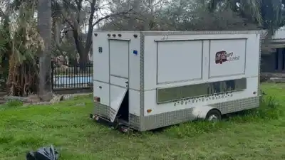 Dos robos en una madrugada: la Policía los atrapó con las manos en la masa