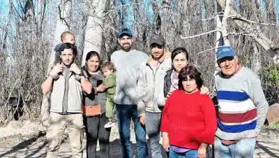 A los 83 años, Francisco sigue plantando futuro en su chacra de Puente Cero