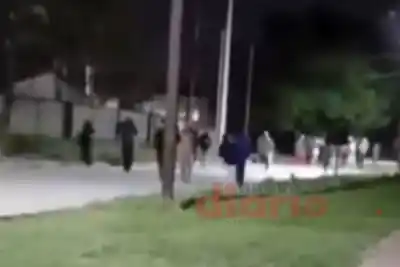 Vecinos de La Banda filmaron el caos en sus calles y ya no saben a quién recurrir