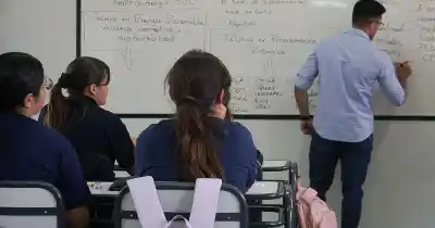 Día del Maestro: ¿hay clases este viernes en Mendoza?