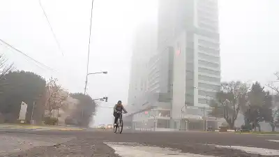 El aire que respiraron los neuquinos en agosto: los picos de contaminación que encendieron las alarmas