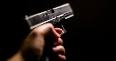 Ingresó de urgencia al hospital con un disparo en el mentón: qué se sabe del hecho en Santa Cruz