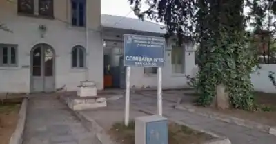 Un expolicía, suspendido por un faltante de $500.000 que no llegó al banco